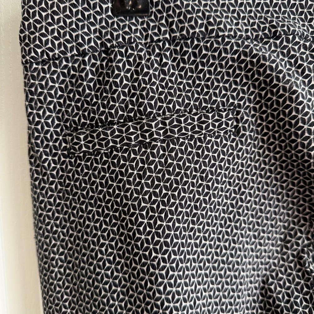 Kenar black white pattern capri pants size 6 - Picture 4 of 7